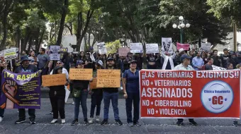 Veterinarios poblanos exigen justicia por asesinato de compañero en el Edomex
