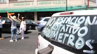 Diputados avalan primer dictamen para estacionamiento rotativo; vecinos advierten con más protesta