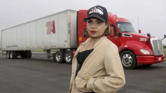 Historias sobre ruedas: ‘Reinas de la 57’ y ‘La Pipera’ visibilizan a las mujeres conductoras