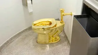 Ladrón es condenado por robo de un inodoro de oro