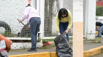 Mejoran espacios públicos en Zacamila, Huauchinango, con “Faena Comunitaria”  