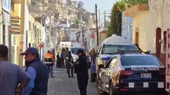 Empleada de gasera fallece atropellada por pipa en Atlixco