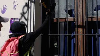 Comenzó la reparación de daños por la marcha del 8M en la capital poblana