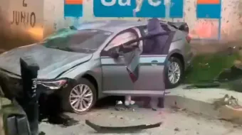Por dormirse al volante, conductora cayó de un puente en el Periférico