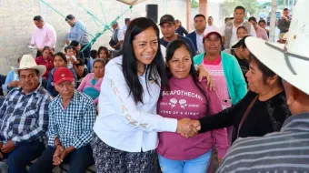 Ariadna Ayala inauguró red eléctrica en beneficio de juntas auxiliares