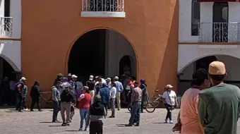 Tlachichuca instala concejo municipal tras protestas; Carmelo Amador Fuentes Bailón al frente