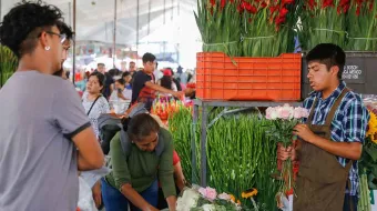Variedad de flores y precios en Serdán para celebrar a las madres