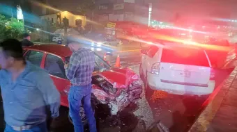 Accidente múltiple en Xicotepec deja daños materiales