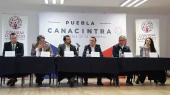 Canacintra y Canaco lanzan diplomado en comercio exterior para fortalecer sectores clave en Puebla