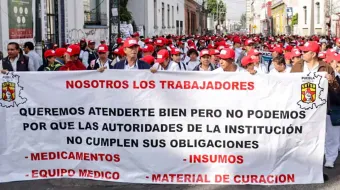 Marcha y plantón de trabajadores de Salud; denuncian carencia y falta de medicinas
