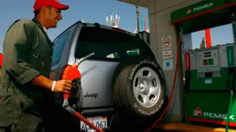México descarta alza en precio de combustibles pese a conflicto en Medio Oriente: Sheinbaum asegura autosuficiencia energética