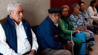 ¿Qué jubilados del IMSS recibirán aguinaldo en 2025? 