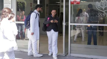 Gobierno de Puebla ampliará infraestructura hospitalaria para fortalecer formación médica y servicio social