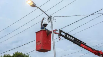 Se han modernizado 2 mil 965 luminarias con tecnología LED en nueve de las 17 juntas auxiliares en menos de un año