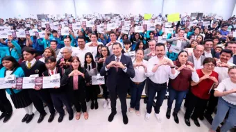 Gobierno de Puebla entrega 2 mil Becas de Conectividad para el Bienestar; buscan cerrar la brecha digital de estudiantes vulnerables
