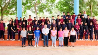  Rogelio López estuvo presente en graduaciones en planteles de Huauchinango