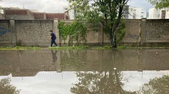 Lluvias provocan cierre del Puente de México y afectaciones viales en la zona metropolitana de Puebla