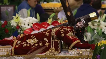 Fieles se congregan en Puebla para celebrar al Señor de las Maravillas pese a la lluvia