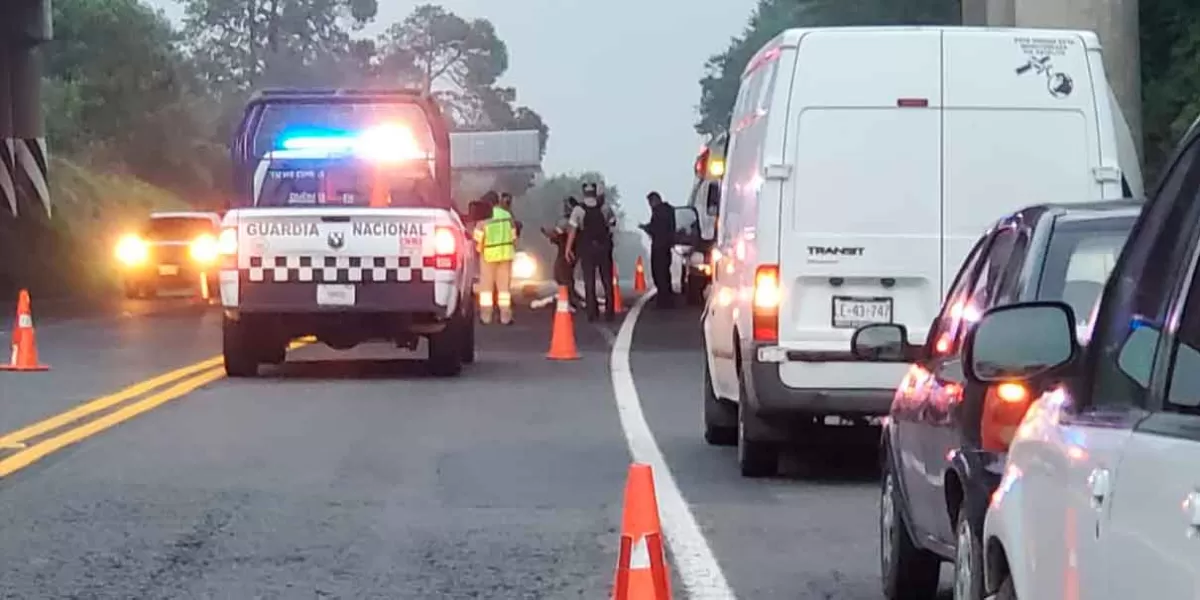 Murió motociclista al derrapar sobre la autopista Tejocotal-Nuevo Necaxa