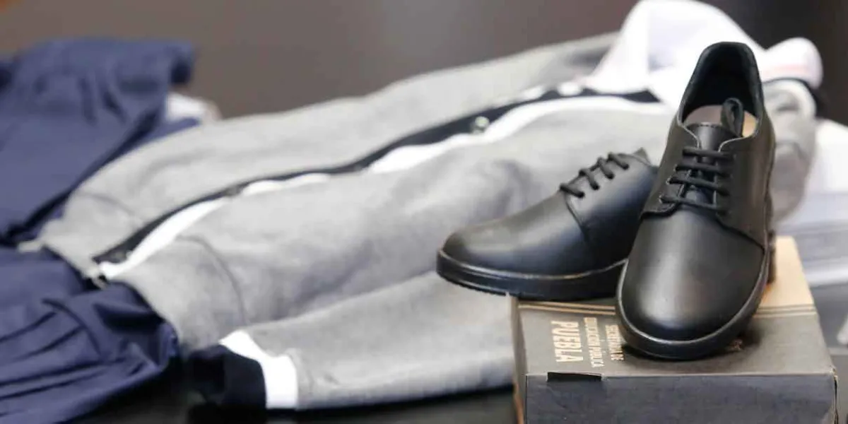 Comenzó el reparto de 700 mil uniformes escolares en Puebla