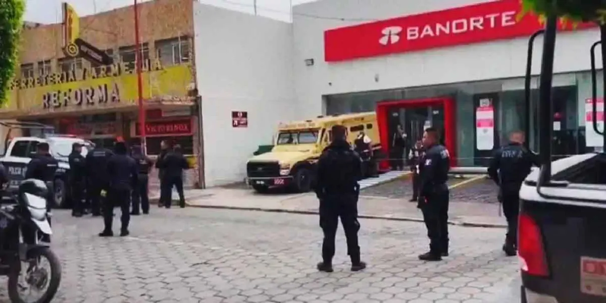 Hombre herido por disparo de custodio durante abastecimiento de cajeros en Tehuacán