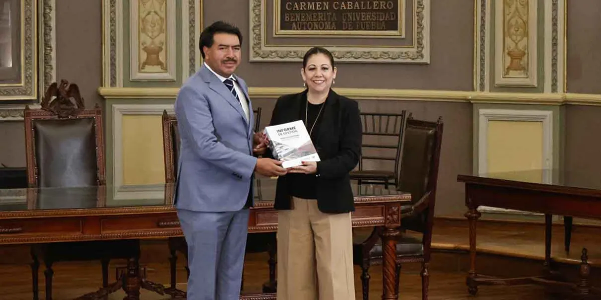 Aquino entrega Memoria Histórica al Congreso con acciones y logros del sexenio
