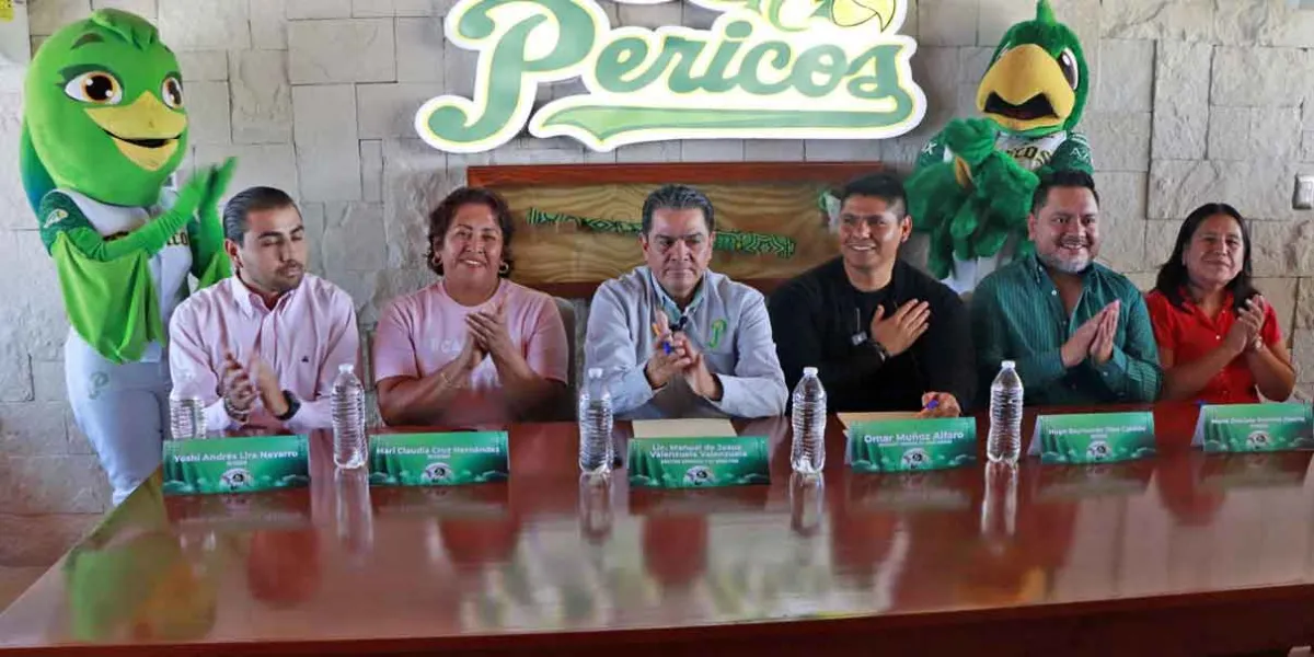 Firma Omar Muñoz convenio de colaboración con el equipo de béisbol “Pericos”