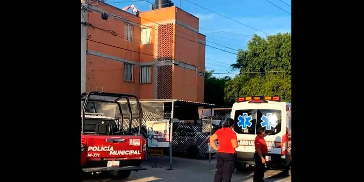 Dueño de departamento cae de tercer piso tras discusión con inquilinos en Tehuacán