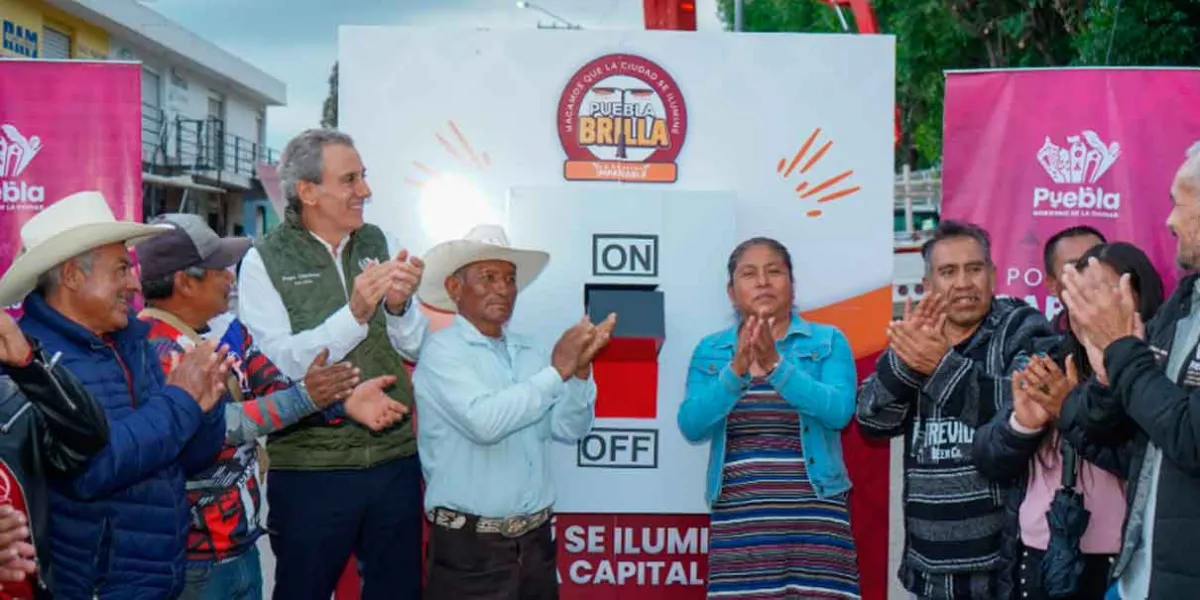 Renuevan el alumbrado público en San Andrés Azumiatla