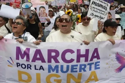 “Muerte digna, ya”: marchan en CDMX para impulsar la Ley Trasciende