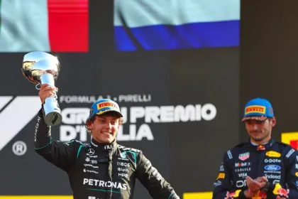 Antonelli hace historia en Monza