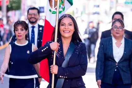 San Andrés Cholula reúne a estudiantes y familias en desfile de Independencia