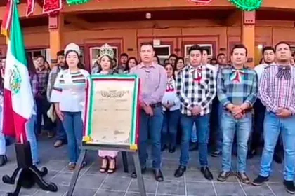 Esperanza se viste de tricolor y da inicio al mes patrio