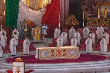 Iglesia pide frenar redes y celulares