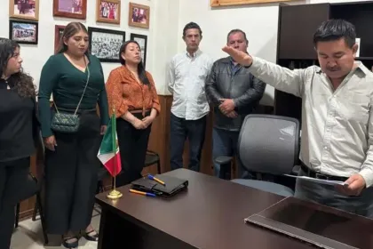 Morena y PRI-PAN toman Concejos en Acatlán, Esperanza y Tepeyahualco