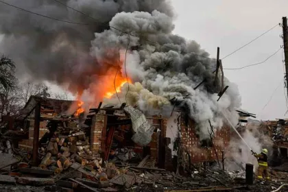 Rusia amenaza a Polonia mientras ataques rozan territorio de la OTAN