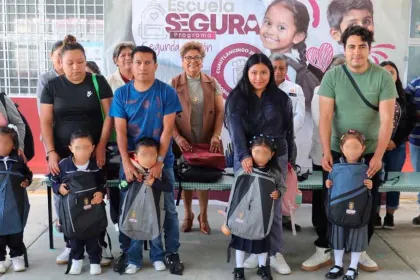 Tere Alfaro continúa entrega de apoyos de “Escuela Segura 2026”
