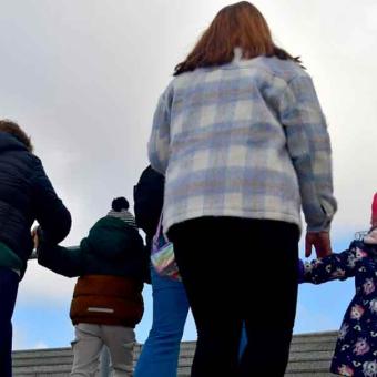 Actividad física infantil en invierno: cómo proteger su salud y bienestar frente al sedentarismo