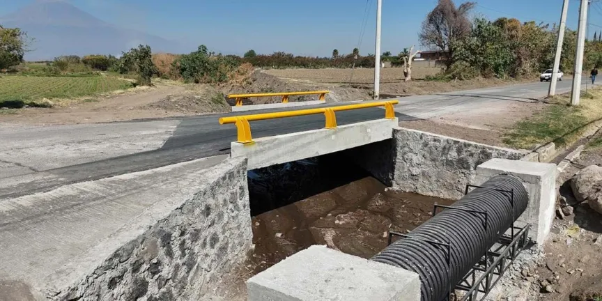Ariadna Ayala entregó la rehabilitación del puente Tenextepec–La Soledad