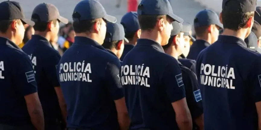 Detención de 7 policías municipales y 24 bajas obligó a cambiar mandos