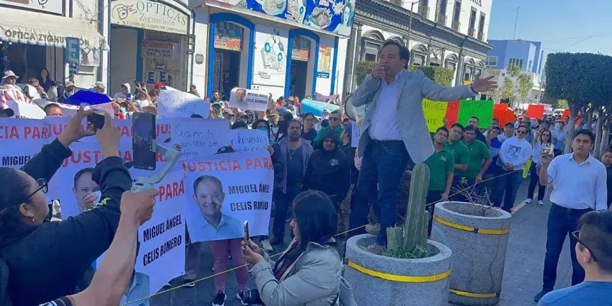 Empleados de avícolas se movilizan en Tehuacán para exigir justicia