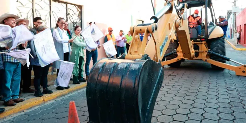 Ariadna Ayala arrancó rehabilitación de la calle 5 Norte en Atlixco