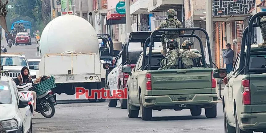Decomisan pipa y camioneta con tanques de gas en Santiago Coltzingo