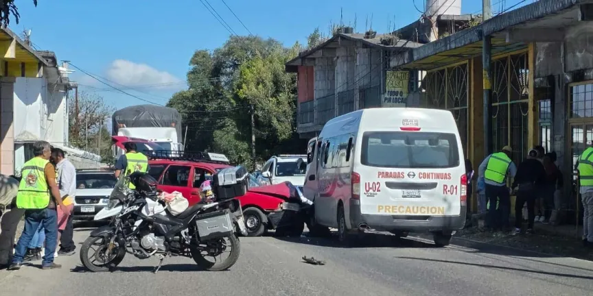Accidente en la carretera Texcapa-Tlapacoya deja varios lesionados en Huauchinango