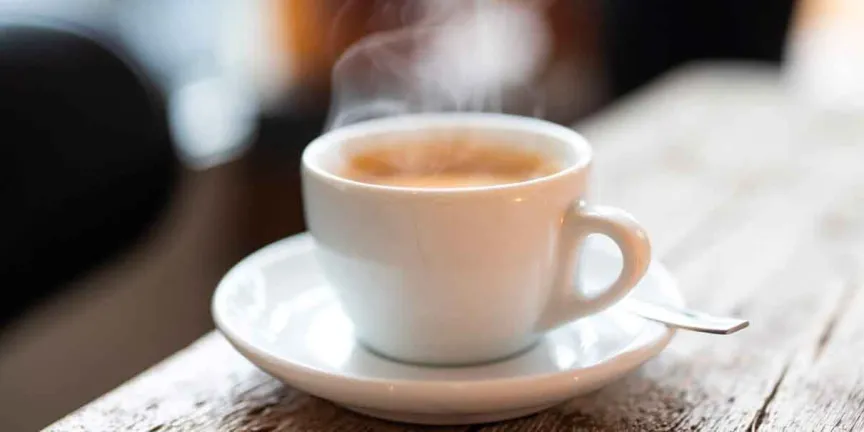 Por qué tomar CAFÉ por la mañana mejora tu salud: evidencia científica y beneficios 