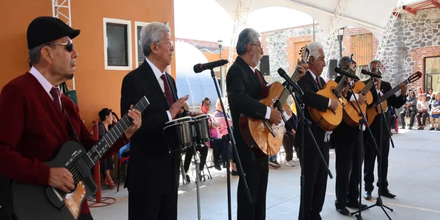 Casa del Abue, 20 años con adultos mayores felices