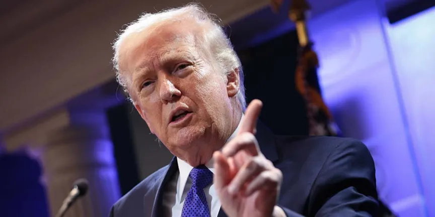 Trump eleva arancel global al 15% tras fallo de la Corte Suprema de EU