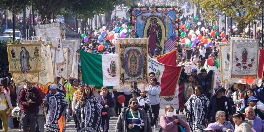 HOY arribaron miles de poblanos a la Basílica de Guadalupe