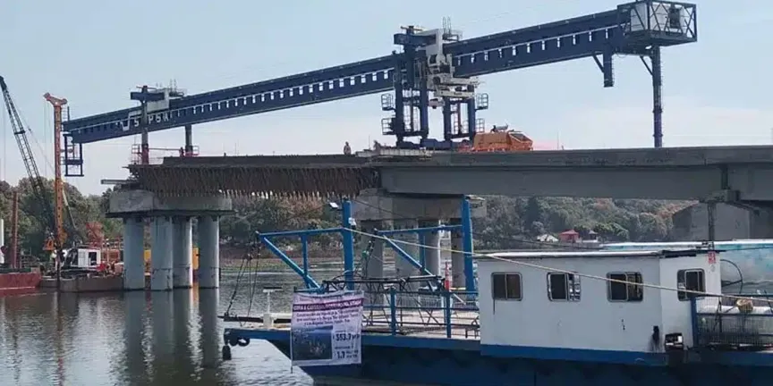 Incidente con grúa en puente de Puebla, sin consecuencias graves