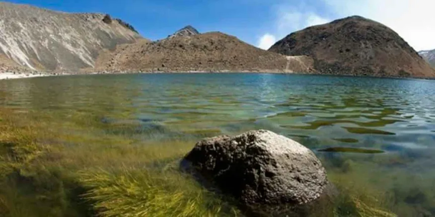 Explora las lagunas del Nevado de Toluca: guías de viaje para visitar la Laguna del Sol y Laguna de la Luna
